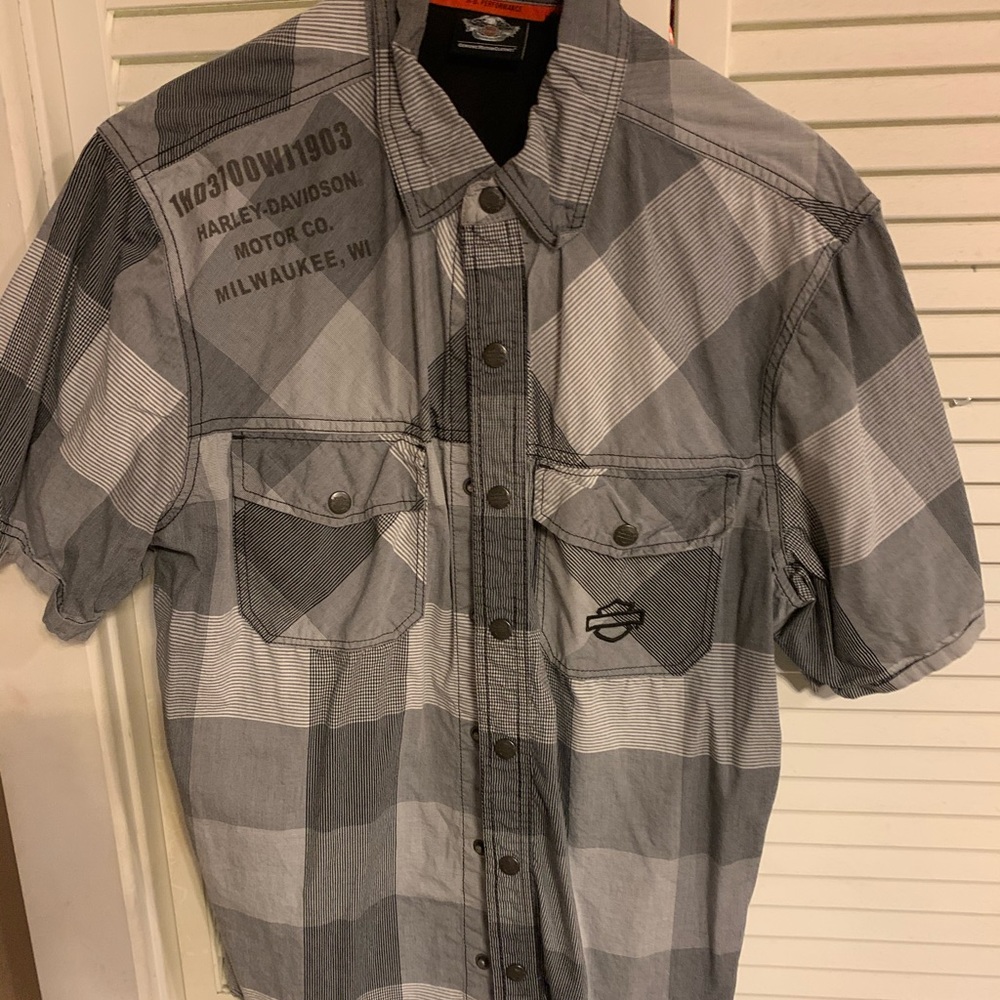 Harley Davidson men’s performance shirt Large